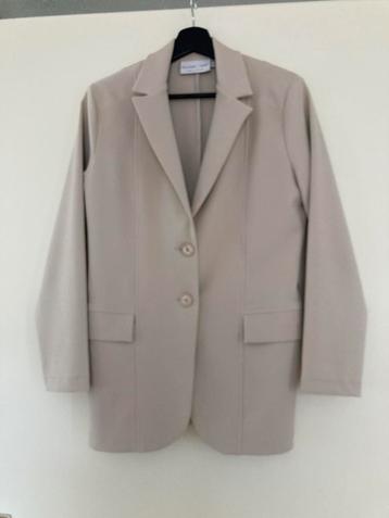 Blazer ( Helena Hart - nieuw ) beschikbaar voor biedingen
