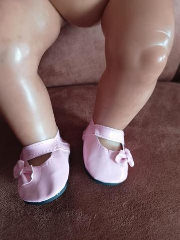 Baby born schoentjes en slaapzak  beschikbaar voor biedingen