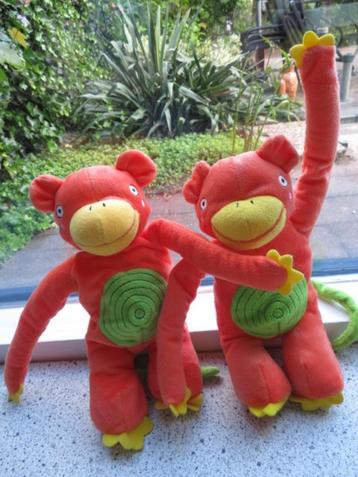  2 x Aap vaKEA Barnslig Apa oranje velours met groene buik beschikbaar voor biedingen