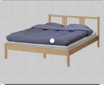 Compleet Ikea bed,lattenbodems, goede matras 140x200cm. beschikbaar voor biedingen