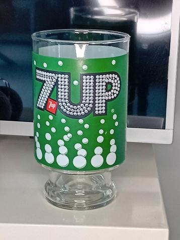Vintage groot 7 up glas 1liter, perfecte staat. 7up beschikbaar voor biedingen