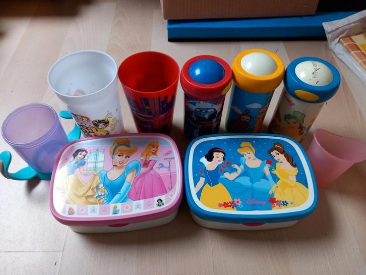 Broodtrommels & Bekers - Disney, Cars, Teletubbies, Kinderen en Baby's, Kinderspulletjes, Gebruikt, Ophalen