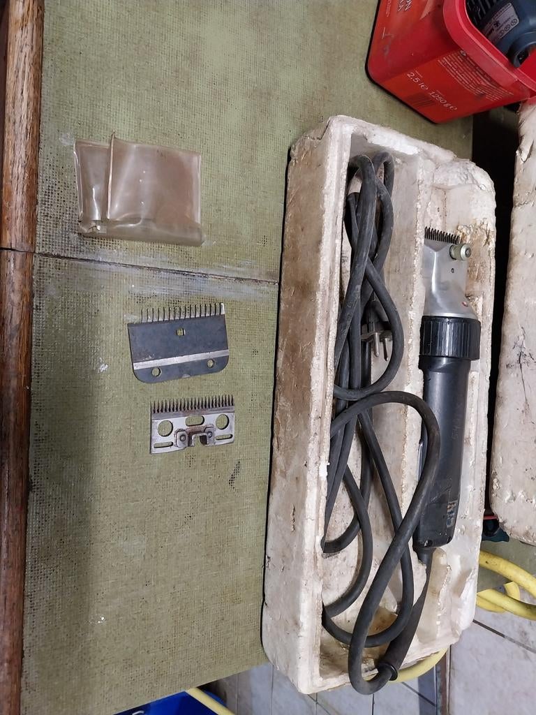 Drie scheerapparaten te koop