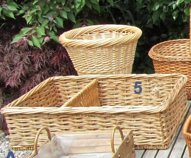 Originele, oude rieten broodmand in zeer goede staat, Huis en Inrichting, Woonaccessoires | Schalen en Manden, Zo goed als nieuw