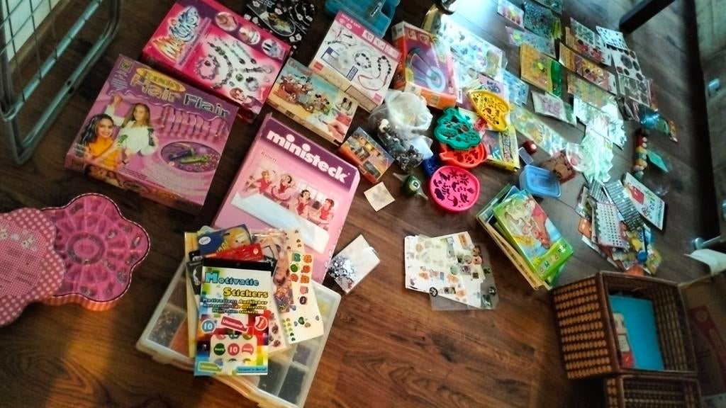 Knutselspullen pakket - Ministeck, stickers, kralen, Ophalen of Verzenden, Gebruikt