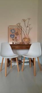 Twee eetkamerstoelen - Wit kunststof, Huis en Inrichting, Stoelen, Ophalen, Kunststof, Twee, Wit
