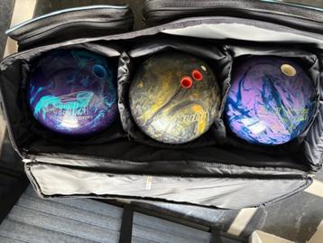 REACTIVE Bowlingballen in Trolley beschikbaar voor biedingen