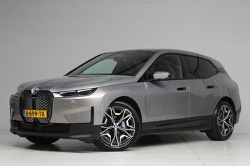 BMW IX XDrive50 | panoramadak skylounge | luchtvering | soft beschikbaar voor biedingen