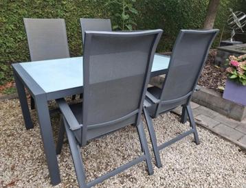tuinset tafel met 4 stoelen beschikbaar voor biedingen