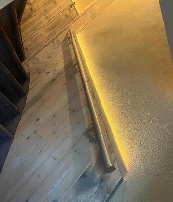 Gratis zilveren trapleuning 250 + 80 cm beschikbaar voor biedingen