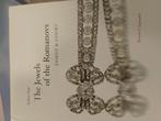 The jewels of the Romanovs revised and expanded edition, Boeken, Kunst en Cultuur | Beeldend, Ophalen of Verzenden, Zo goed als nieuw