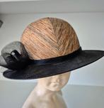 Hoed zwart / bruin mt 57, Kleding | Dames, Hoeden en Petten, Ophalen of Verzenden, Zo goed als nieuw, 56 of 57 cm (M, 7 of 7⅛ inch)