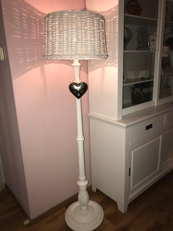 Mooie vloerlamp, Huis en Inrichting, Lampen | Vloerlampen, Zo goed als nieuw, Ophalen of Verzenden