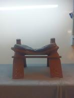 Decoratieve houten kamelen zadel kruk, Antiek en Kunst, Ophalen of Verzenden