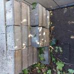 Gratis bakstenen ongeveer 28 stuks, Tuin en Terras, Tegels en Klinkers, Ophalen, Zo goed als nieuw, Beton, Klinkers