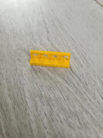 Lego hek / hekje / hekwerk 4x1x1 Geel (trein wagon gebouw) beschikbaar voor biedingen