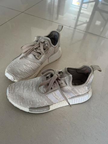 Adidas Yeezi Boost Dames 37,5 beschikbaar voor biedingen