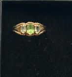 Vintage gouden ring met peridot 9K, Ophalen of Verzenden, Zo goed als nieuw, 17 tot 18, Dame