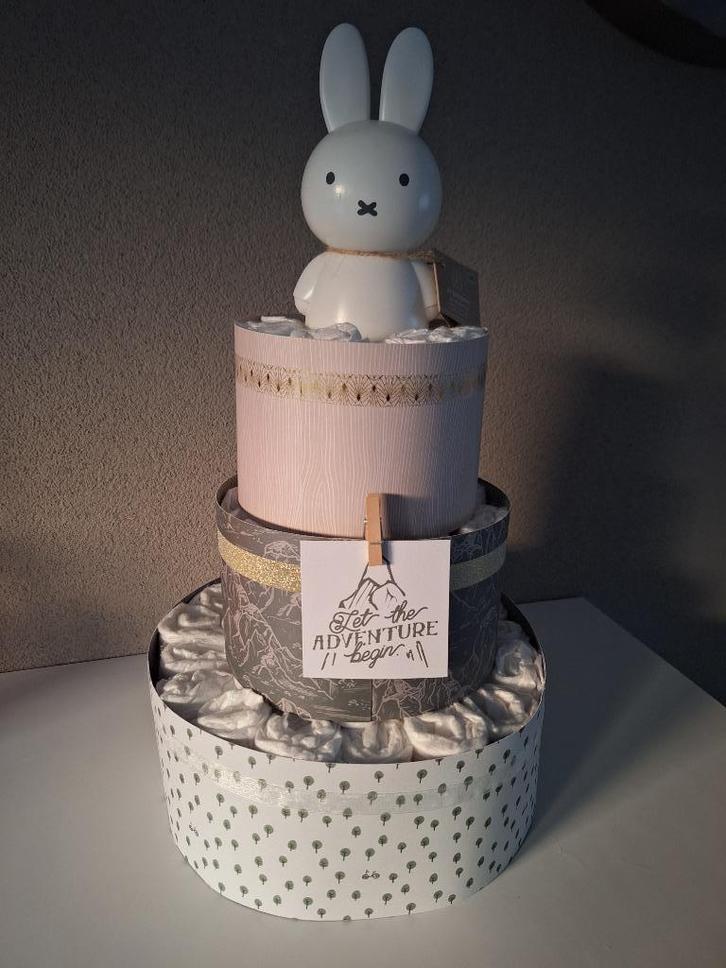 Luiertaart drielaags - Groen adventure, Kinderen en Baby's, Kraamcadeaus en Geboorteborden, Nieuw, Kraamcadeau, Ophalen of Verzenden