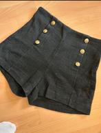 Stradivarius Zwarte Short met Gouden Knopen, Kleding | Dames, Broeken en Pantalons, Maat 38/40 (M), Kort, Zwart, Ophalen of Verzenden