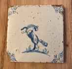 Antieke tegel 17e eeuws stijgerend paard, Ophalen of Verzenden