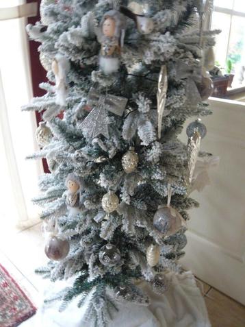 kunst kerstboom smal model volle takken besneeuwd 215cm beschikbaar voor biedingen