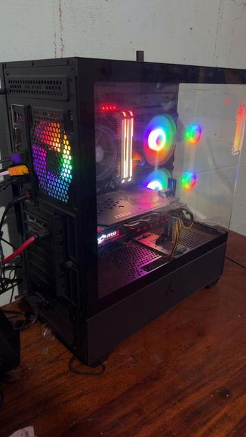 Game pc beschikbaar voor biedingen