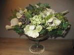 Boeket kunstbloemen in glazen schaal op voet, Ophalen of Verzenden, Gebruikt, Binnen