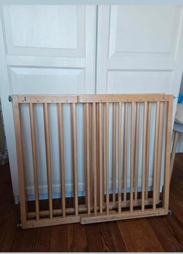 Traphekje Babydan hout 2x beschikbaar voor biedingen