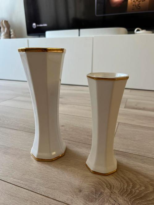 Set van twee vintage porseleinen vaasjes, Huis en Inrichting, Woonaccessoires | Vazen, Zo goed als nieuw, Wit, Minder dan 50 cm