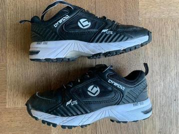 Hockeyschoenen Brabo maat 31 LITE met HMF sole beschikbaar voor biedingen