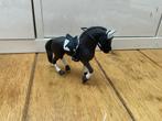 NIEUW! Schleich frieze hengst met tuig *set*!!, Ophalen of Verzenden, Zo goed als nieuw