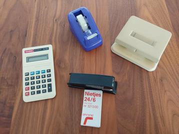 Bureau Setje: Rekenmachine, Nietmachine, Plakband beschikbaar voor biedingen