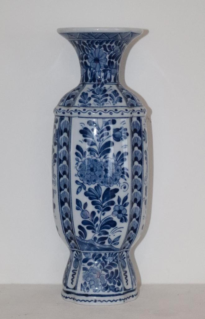 Delfts blauwe vaas Mosa Maastricht n/Delft dec 539, Antiek en Kunst, Antiek | Keramiek en Aardewerk, Verzenden