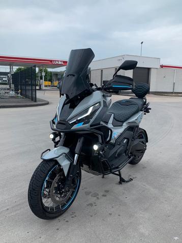 CUSTOM HONDA X-ADV 750 TK FLUO EDITION beschikbaar voor biedingen