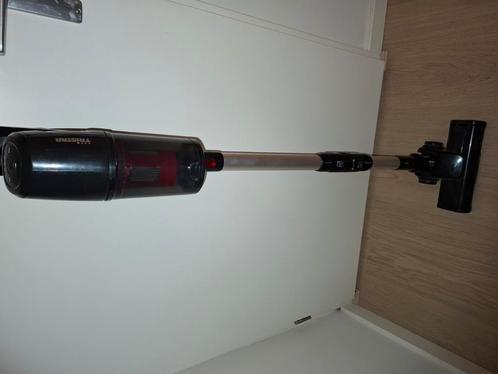 Tristar steelstofzuiger, Witgoed en Apparatuur, Stofzuigers, Gebruikt, Stofzuiger, Minder dan 1200 watt, Ophalen