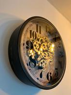Mooie Wandklok met Tandwielen diameter 46cm, Ophalen, Zo goed als nieuw, Analoog, Wandklok