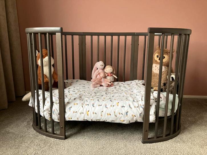 Stokke sleepi hazy grey Z.G.A.N., Kinderen en Baby's, Kinderkamer | Bedden, Zo goed als nieuw, Minder dan 140 cm, 70 tot 85 cm