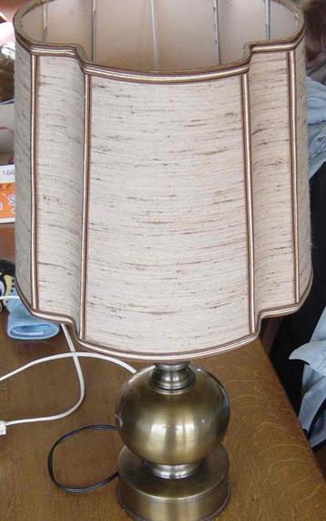 2 Vintage Schemerlampen brons en koper en wandlampje beschikbaar voor biedingen