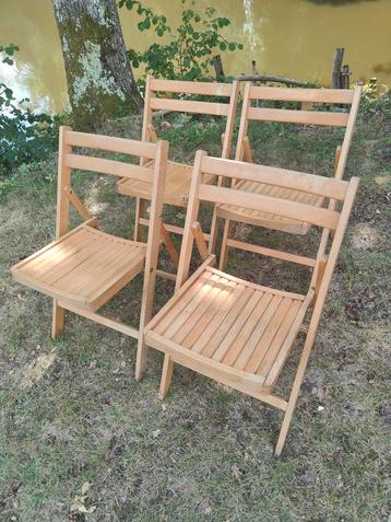 4 vintage sterke en degelijke houten klapstoelen beschikbaar voor biedingen