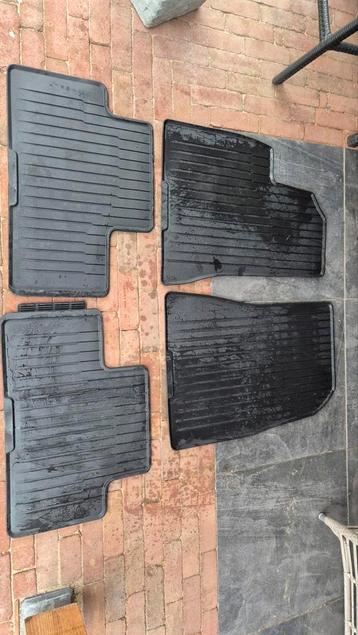 Te koop Tesla model 3, originele rubberen automatten  beschikbaar voor biedingen