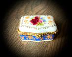 Pillen doosje Limoges antiek porselein brocante sieradendoos, Antiek en Kunst, Verzenden