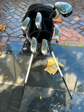 GolfSet met Tas NJoy beschikbaar voor biedingen