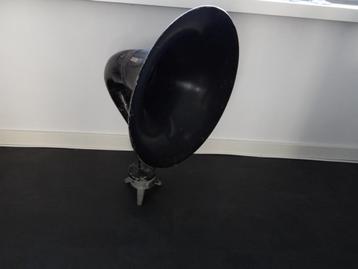 antieke hoorn luidspreken jaren 20 66cm hoog 41cm breed beschikbaar voor biedingen