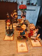 Volk van laaf beeldjes met paspoort, Verzamelen, Beelden en Beeldjes, Ophalen, Zo goed als nieuw