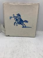 antiek tegel vurende schutter ruiter man op paard, Ophalen of Verzenden