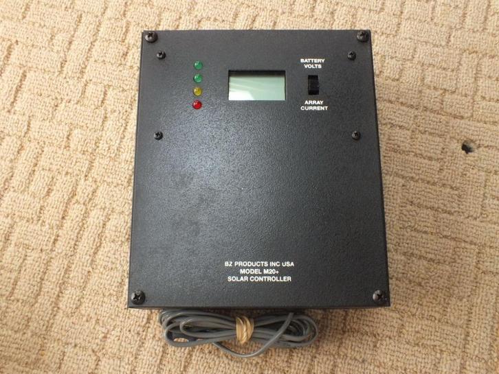 Zonnepanelen Regelaar Digitaal M20+ - 12 & 24 volt-25 ampere, Caravans en Kamperen, Camper-accessoires, Nieuw, Ophalen of Verzenden
