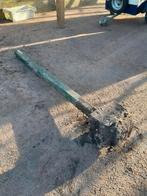 Betonpoer met ijzer houder voor de paal., Ophalen of Verzenden