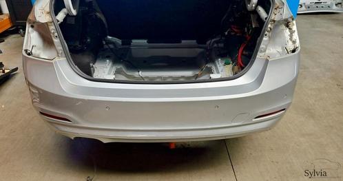 Achterbumper BMW 3 serie F30 LCI Glaciersilber met. A83 5112, Auto-onderdelen, Carrosserie en Plaatwerk, Bumper, Achter, Gebruikt