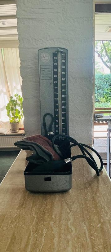 Bloeddrukmeter  kwikmeter kwik  beschikbaar voor biedingen